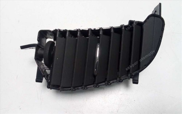 Renault Captur Orta Sağ Konsol Havalandırma Izgarası 687504800R 00134898 CP (DA126)