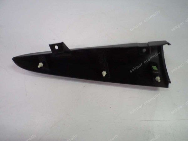 Renault Kangoo Sağ Arka Sis Farı Çerçevesi Orj 8200499015 YP (DB1316)