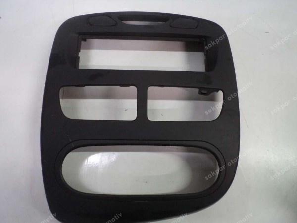 Renault Clio 4 Radyo Konsol Paneli 682607777R YP (DA133)