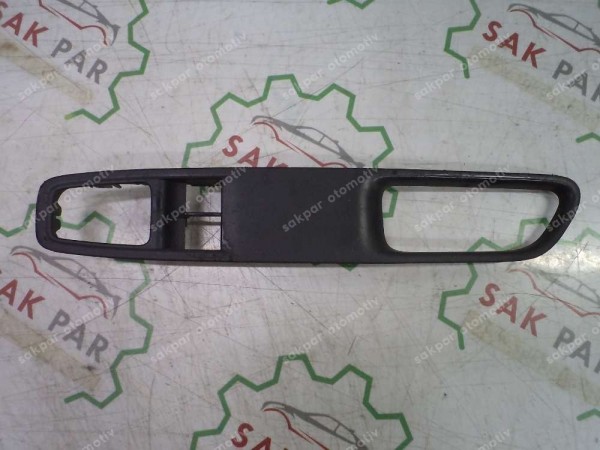 Renault Clio 4 Captur Sol Ön Kumanda Dügme Çerçevesi CP 809612208R (DB137)