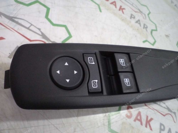 Renault Megane 3 Fluence Sol Ön Cam Açma Düğmesi Paneli Orjinal 809610014R YP (DB137)