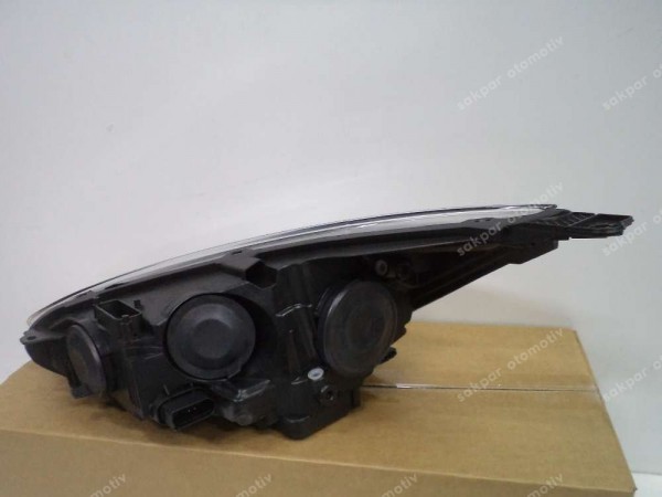 Ford Focus 3 Sağ Far (Siyah Zemin Motorlu) F1EB-13W029-PD YS YP