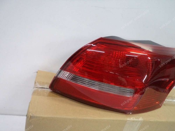 Ford Focus 3 Arka Sağ Dış Stop Lambası F1EB-13404-AD YS YP