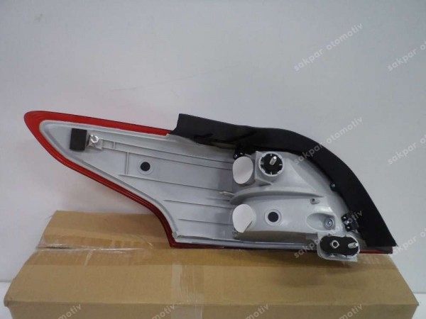 Ford Focus 3 Arka Sağ Dış Stop Lambası F1EB-13404-AD YS YP