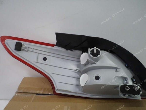 Ford Focus 3 Arka Sağ Dış Stop Lambası F1EB-13404-AD YS YP