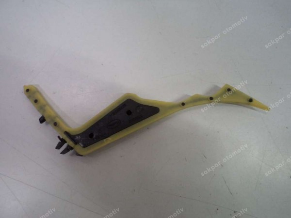 Renault Clio 3 Arka Çamurluk Tesbit Bakaliti Suportu Orj 8200325354 YP (EC124