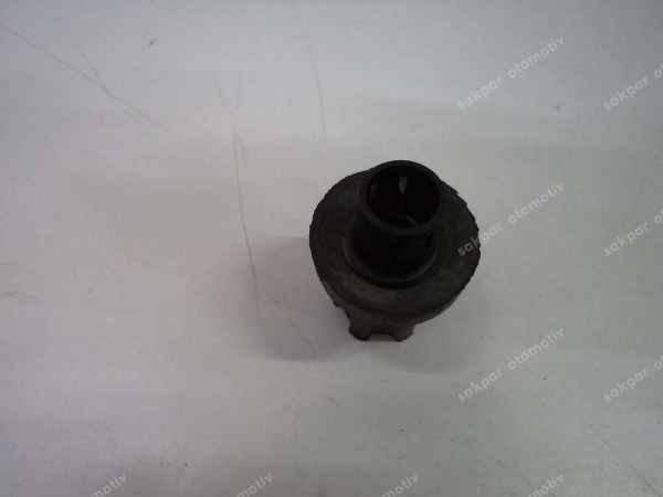 Renault Clio 3 Radyatör Takozu Orj 8200458129 YP (DB1312)