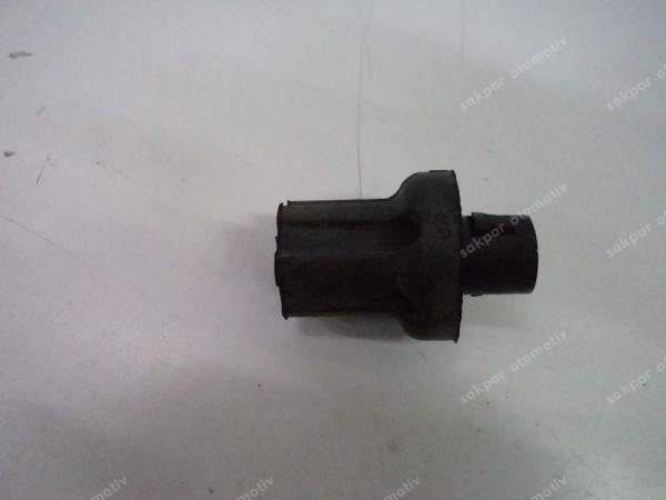 Renault Clio 3 Radyatör Takozu Orj 8200458129 YP (DB1312)