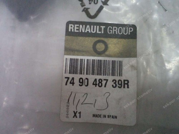 Renault Captur Orta Konsol Halısı Orj 749048739R YP (DB1312)