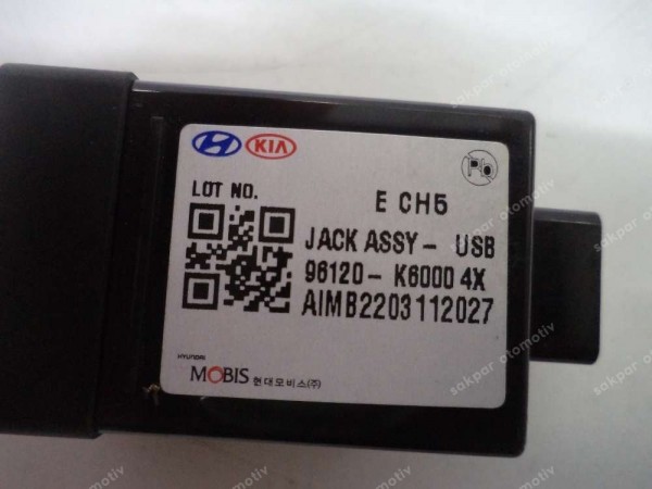 Hyundai İ10 USB Girişi Okuyucu Aksesuar Prizi 96120-K6000 SP YP (DE1211)