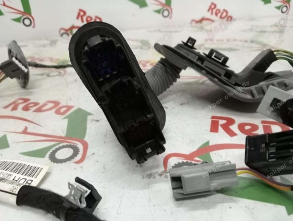 Ford Fiesta Sağ Ön Kapı Elektrik Tesisatı Kablosu 8V5T-14A584-BDH CP (ZB136)