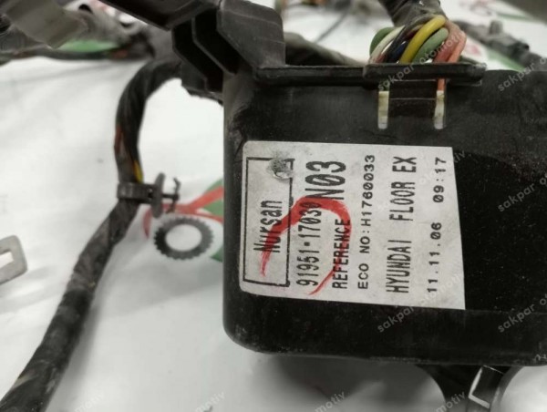 Hyundai Matrix Torpido Göğüs Kablo Tesisatı Sigorta Kutusu 91188-17000  CP (TES6)