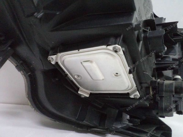 Renault Clio 5 İcon Sağ Far Orj 260104922R CP HP (AA120)