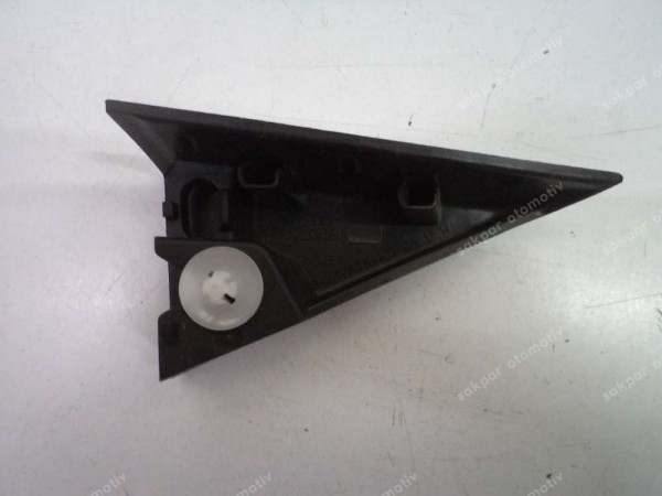Ford Fiesta Arka Kapı İç Üçgen Kapak Orj 8A61-A254K07-AD CP (GF125)