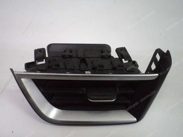 Renault Clio 5 Sağ Ön Havalandırma Izgarası Orj 687604560R SP YP (DB1318)
