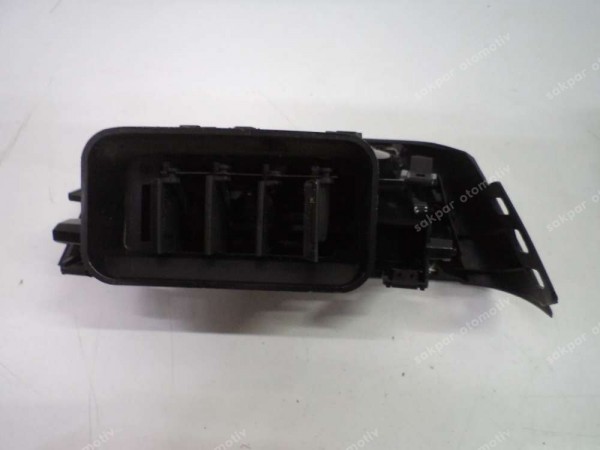 Renault Clio 5 Sağ Ön Havalandırma Izgarası Orj 687604560R SP YP (DB1318)