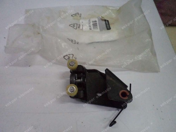 Renault Trafic 3 Sol Sürgülü Kapı Orta Rayı Orj 777653970R YP (EC121)