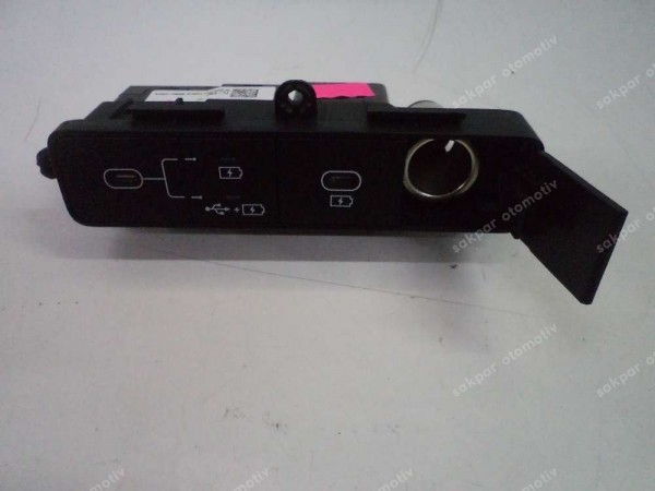 Hyundai Tucson Usb Çakmaklık Giriş Soketi 961A0-N7200 YP SP (DE111)