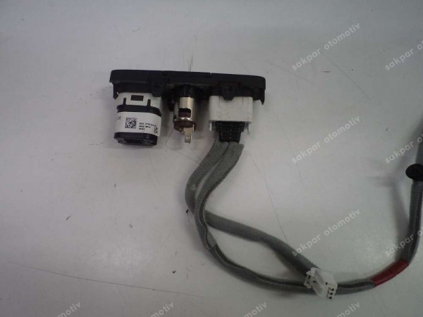 Hyundai Tucson Usb Çakmaklık Şarj Girişi Orj 96125-DY100 SP YP (DE111)