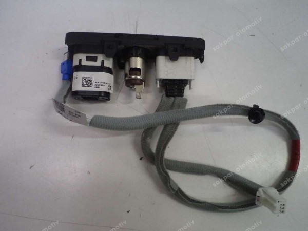 Hyundai Tucson Usb Çakmaklık Şarj Girişi Orj 96125-DY100 SP YP (DE111)