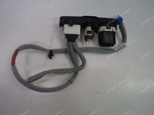 Hyundai Tucson Usb Çakmaklık Şarj Girişi Orj 96125-DY100 SP YP (DE111)