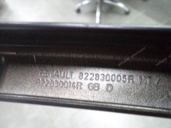 Renault Megane 3 Sağ Arka Direk Bakaliti Orj 822830005R CP (CE1215)