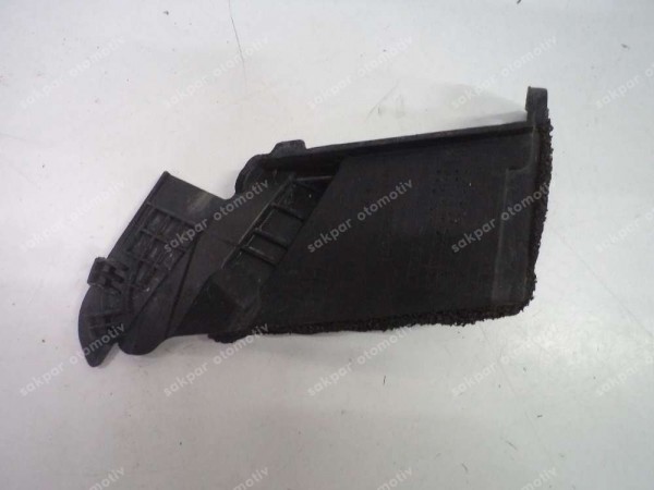 Hyundai İ20 Ön Cam Sağ Köşe Plastiği Bakaliti Orj 86154-C8000 CP (DB1316)