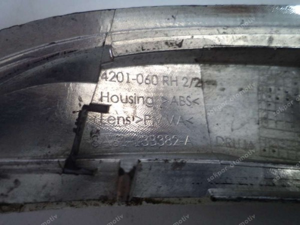 Ford Fiesta Sinyal Lambası Orj 8A61-13B382-A CP (BA124)