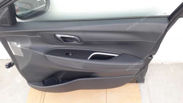 Hyundai Bayon Sağ Ön Kapı (Siyah) Orj 76004-Q0400 SP YP (BD110)