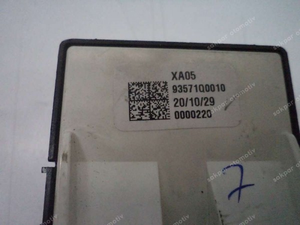Hyundai İ20 Bayon Sol Ön Cam Düğmesi Dörtlü 93571-Q0010 CP (AF122)