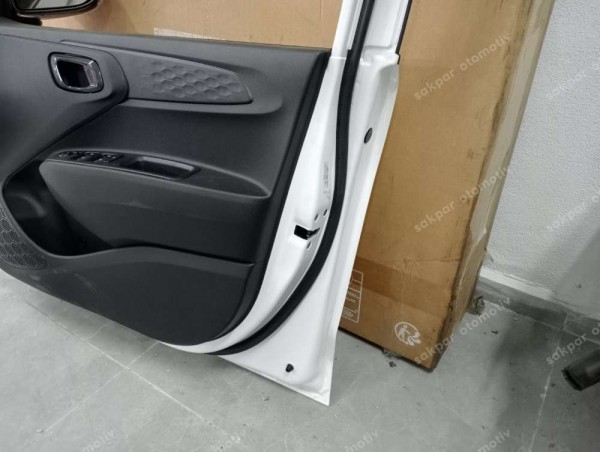 Hyundai İ10 Sağ Ön Kapı Dolu RHD ( BEYAZ ) 76004-K7000 SP YP (CA110)