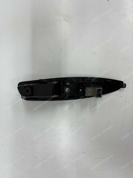 Hyundai İ20 Sol Arka Cam Düğmesi Çerçeveli 93580-C7010 (DE113)