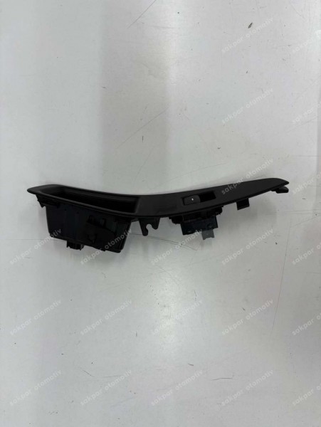 Hyundai İ20 Sol Arka Cam Düğmesi Çerçeveli 93580-C7010 (DE113)