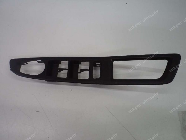 Hyundai İ20 Ön Sol Cam Açma Düğme Çercevesi Orj 93570-C8111 CP (DE113)
