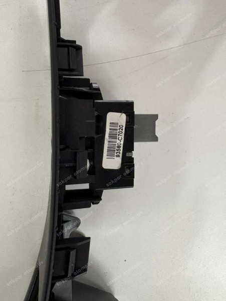 Hyundai İ20 Otomatik Cam Kontrol Düğme Bakaliti Orj 93580-C7020 299122842 CP (DE113)