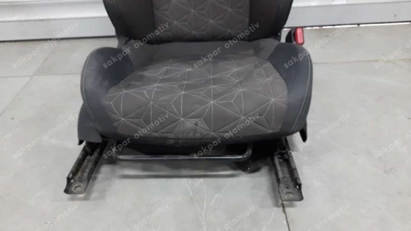 Toyota Yaris Cross Sağ Ön Koltuk Deri Orjinal (Başlık Üzerinde) YP SP (GH140)