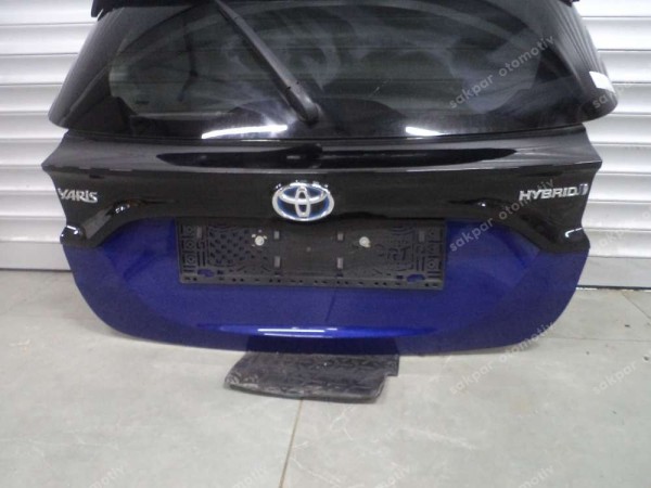 Toyota Yaris Hybrit Bagaj Kapağı Kameralı Orjinal Dolu 67005-K0030 YP SP (AG110)