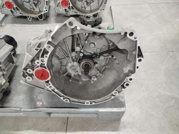 Renault Megane 4 TCE Şanzuman manuel TL4 160 320103553R (GB110) YP