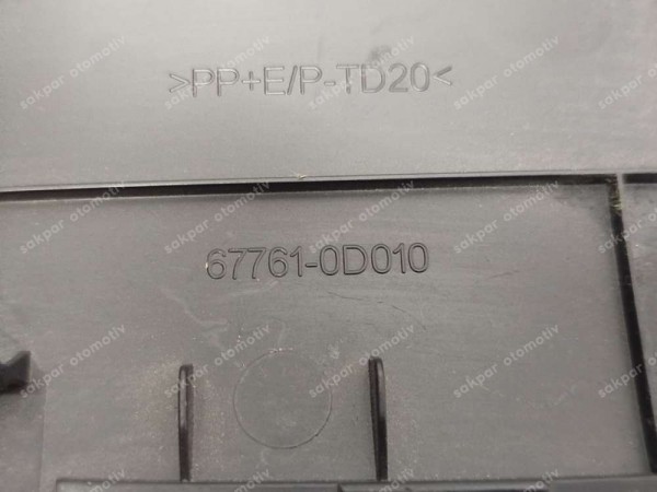 Toyota Yaris Cross Bagaj Kapak Üst Bakaliti 67761-0D010 SP (CC126)