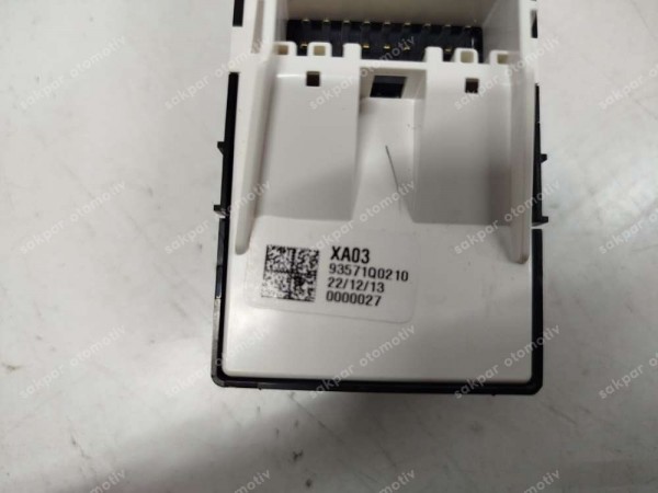 Hyundai İ20 Sağ Ön Cam Düğmesi Orjinal 93571-Q0210 YP SP (AF122)