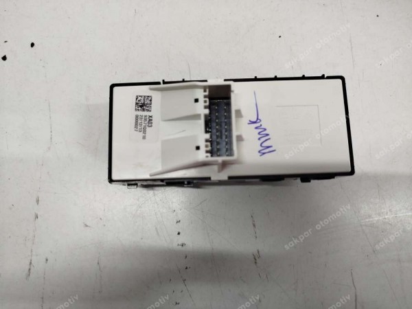 Hyundai İ20 Sağ Ön Cam Düğmesi Orjinal 93571-Q0210 YP SP (AF122)