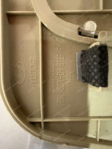 Hyundai Santa Fe Arka Kapı Eşik Kaplaması Orj. Amb. 85885-2B000 YP (AE140)