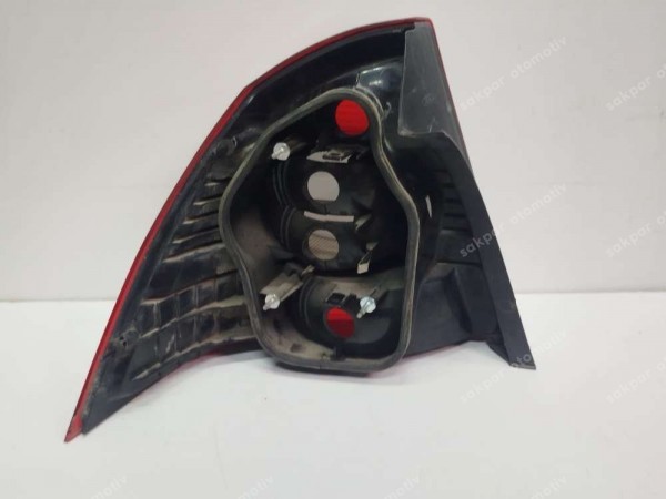 Ford Focus 2 Sedan Sağ Arka Stop Lambası (Çatlak Var) Orj 5M51-13404-B CP HP (GH112)