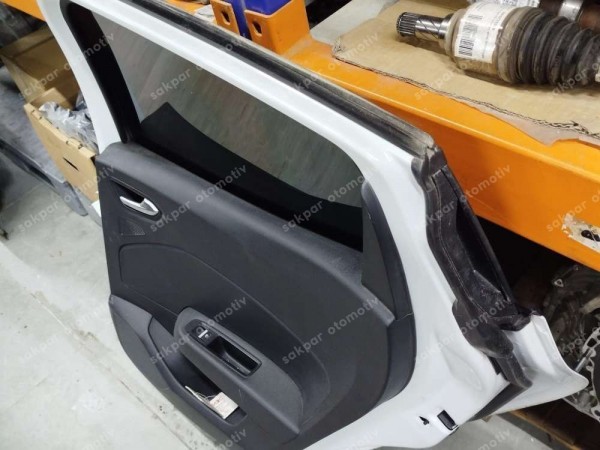 Renault Clio 5 Sağ Arka Kapı Dolu Orjinal Sökme 821008513R 821002860R CP SP (AE110)