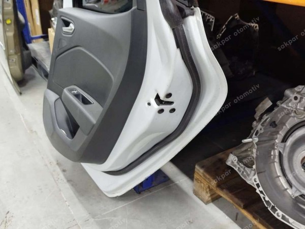 Renault Clio 5 Sağ Arka Kapı Dolu Orjinal Sökme 821008513R 821002860R CP SP (AE110)