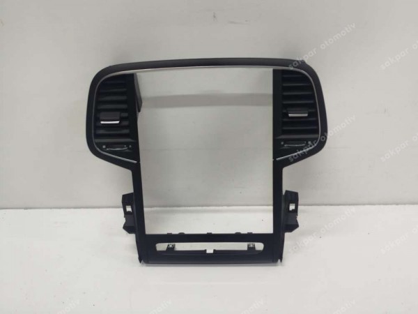 Renault Megane 4 Torpido Orta Havalandırma Izgarası Çerçevesi 687515655R 687501810R SP YP (DA118)