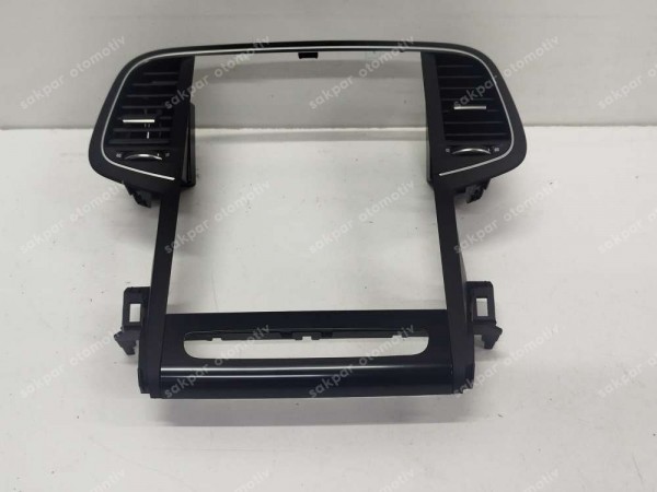 Renault Megane 4 Torpido Orta Havalandırma Izgarası Çerçevesi 687515655R 687501810R SP YP (DA118)