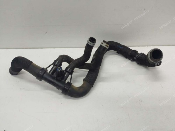 Renault Megane 4 Duster 1.3 Tce Radyatör Alt Hortumu 215030345R SP (EE114)