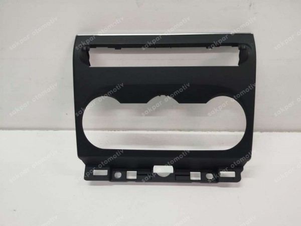 Renault Clio  Kalorifer Klima Panel Çerçeesi 682609677R SP (DA116)