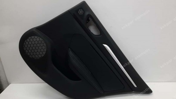 Renault Megane 4 Sağ Arka Kapı Döşemesi 829A05591R SP